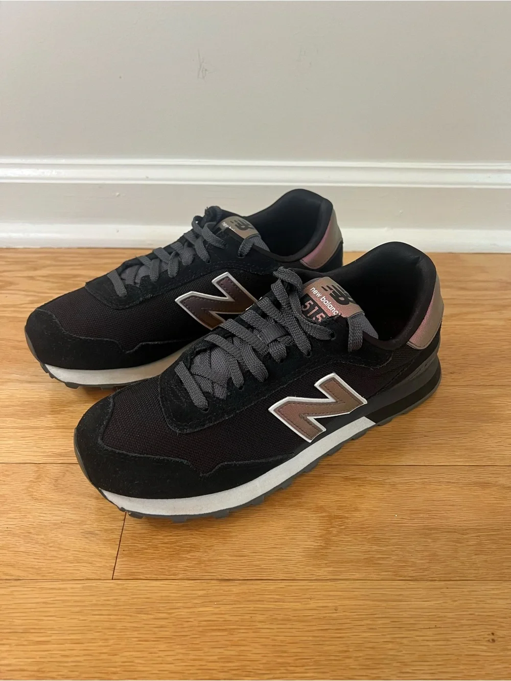 New Balance 515 Women’s Sneakers in Black/Pink Iridescent WL515CSD